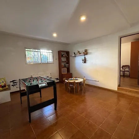 Amparo Con Piscina Privada