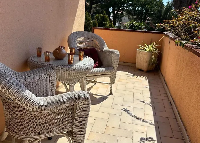 Amparo Con Piscina Privada カラフェル