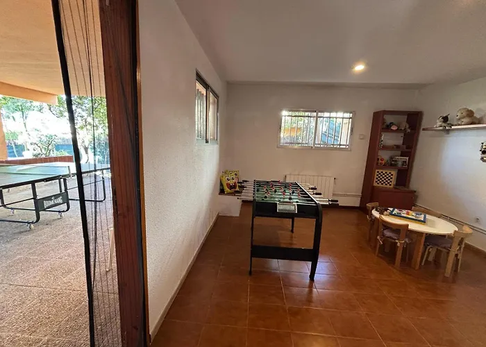 Amparo Con Piscina Privada カラフェル